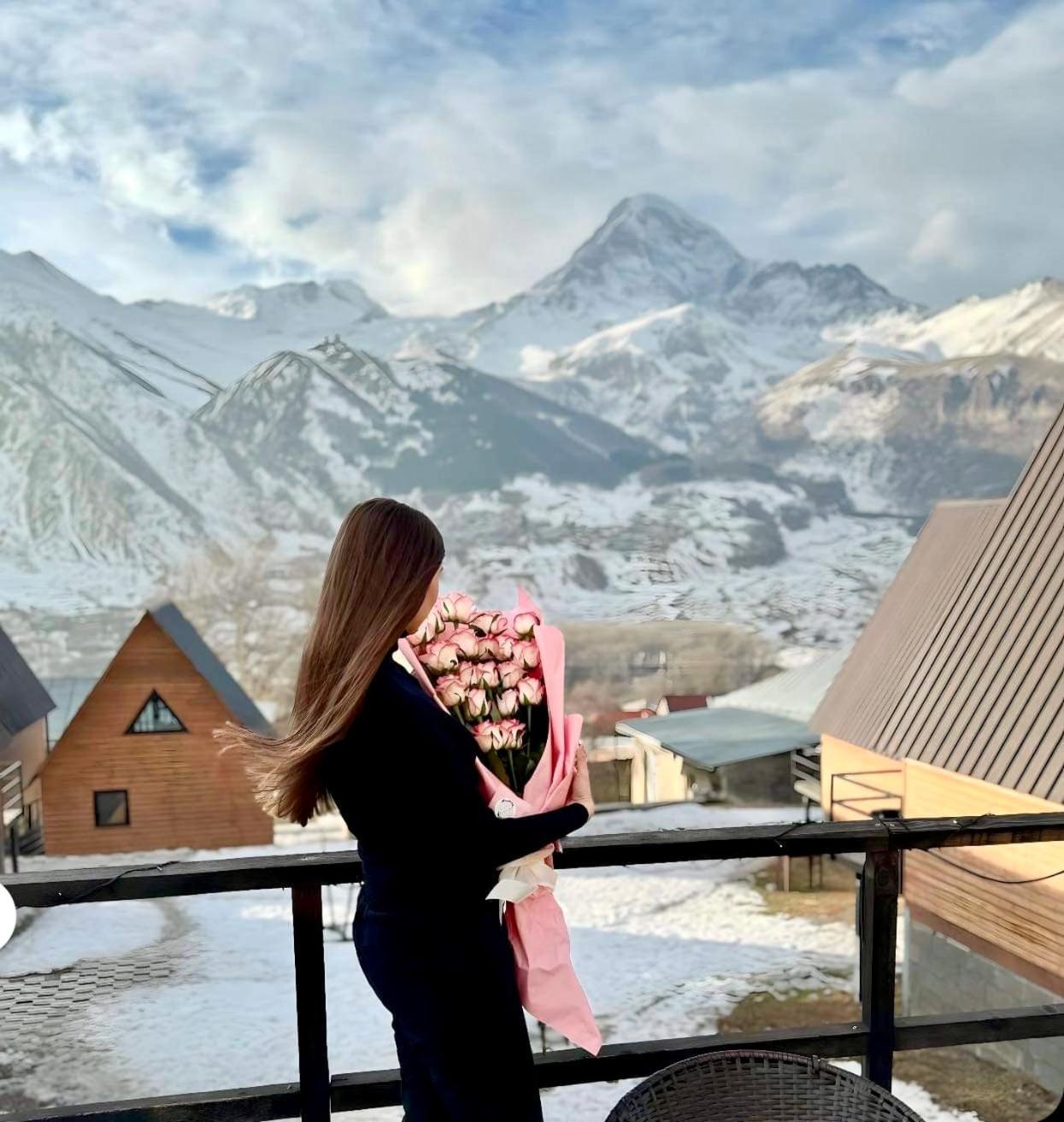 Guesthouse Elli & Cottages Kazbegi Exterior photo