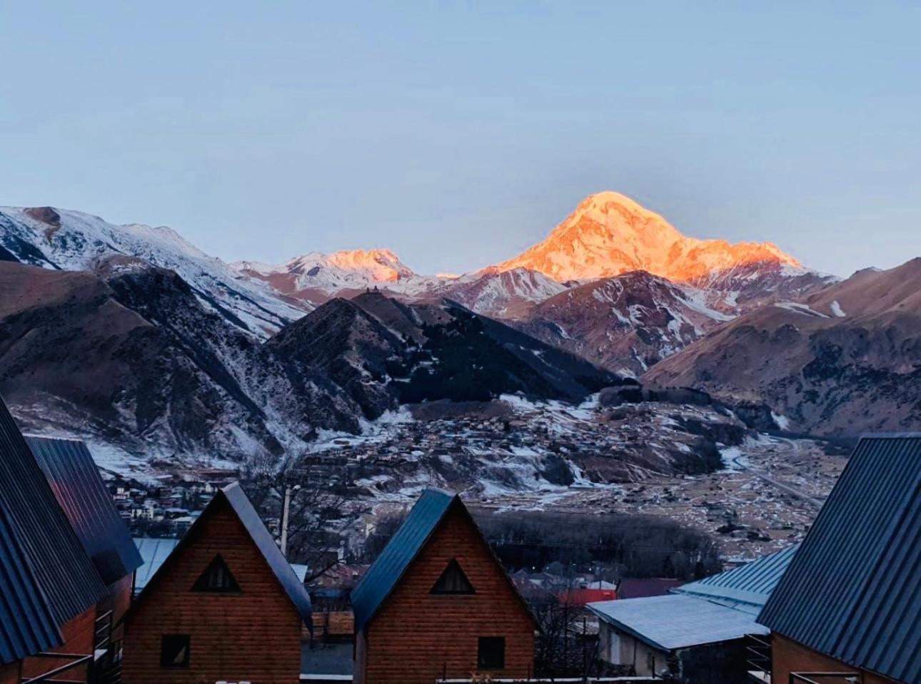 Guesthouse Elli & Cottages Kazbegi Exterior photo