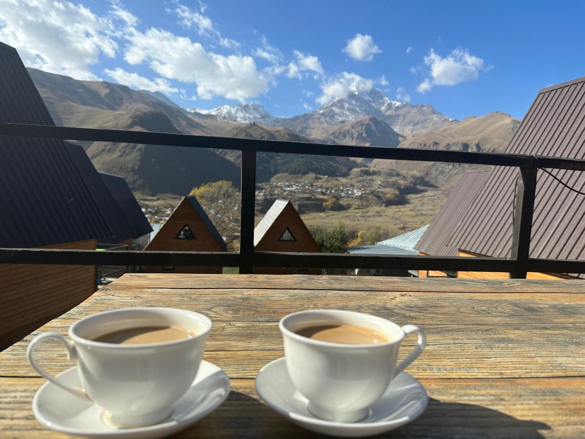 Guesthouse Elli & Cottages Kazbegi Exterior photo