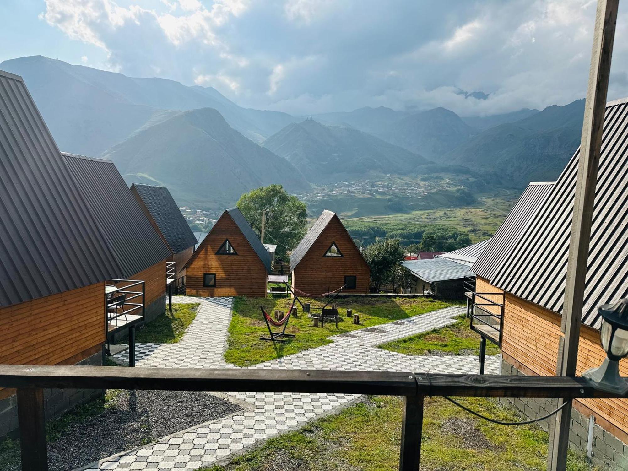 Guesthouse Elli & Cottages Kazbegi Exterior photo