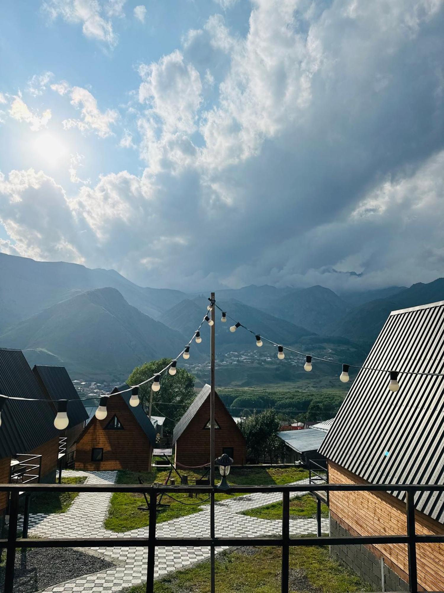 Guesthouse Elli & Cottages Kazbegi Exterior photo